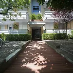 Aparthotel Lungomare - Charming 4*