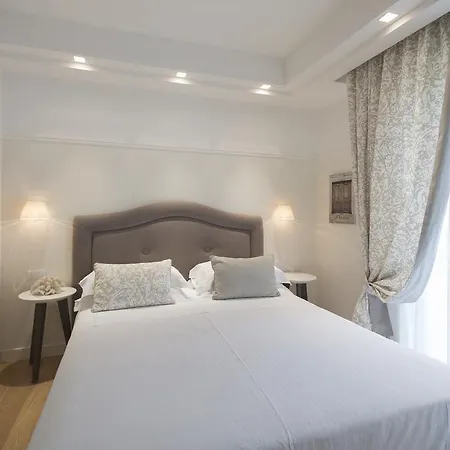 Lungomare - Charming 4*