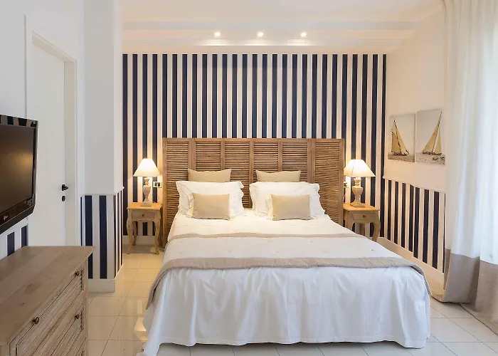 Апарт-отель Lungomare - Charming 4*