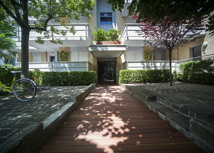 Апарт-отель Lungomare - Charming 4*