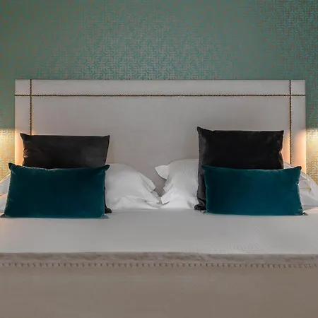 Lungomare - Charming 4*