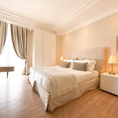 מלון דירות Lungomare - Charming 4*