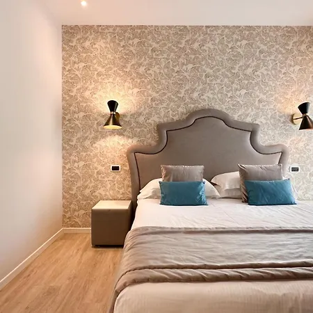 Lungomare - Charming Hotel apartamentowy 4*