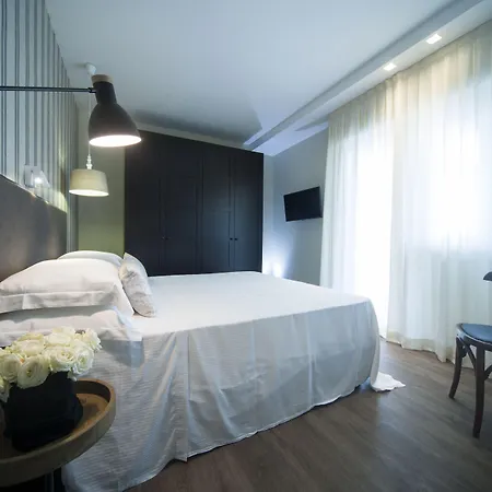 Lungomare - Charming Hotel apartamentowy 4*