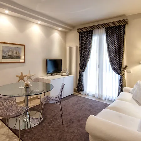 Aparthotel Lungomare - Charming