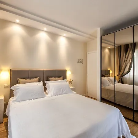 Aparthotel Lungomare - Charming Riccione
