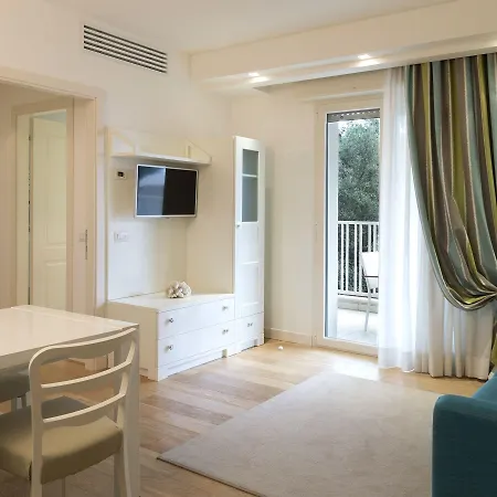 Hotel apartamentowy Lungomare - Charming