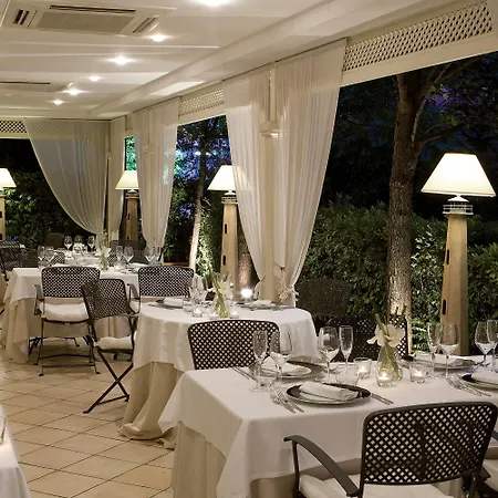 Aparthotel Lungomare - Charming 4*