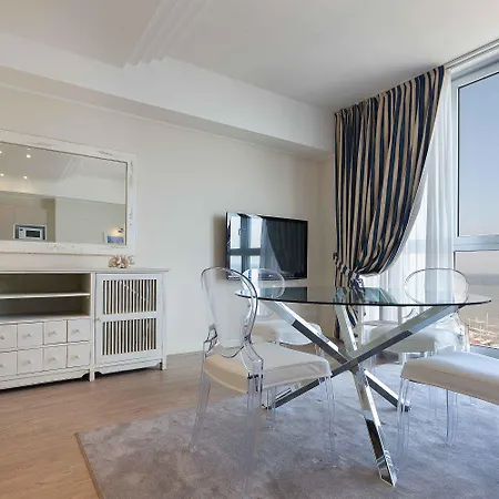 Aparthotel Lungomare - Charming Riccione