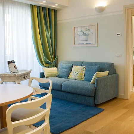 Lungomare - Charming Hotel apartamentowy Riccione
