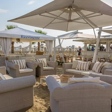 Lungomare - Charming 4*