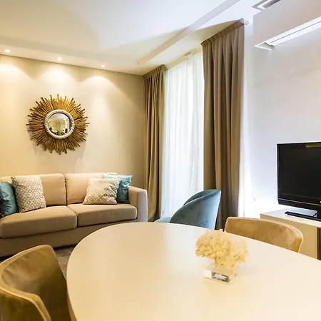 Hotel apartamentowy Lungomare - Charming 4*