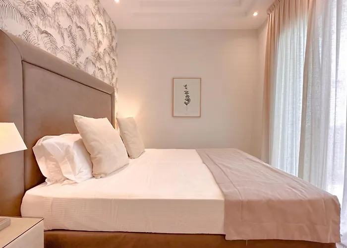 Lägenhetshotell Lungomare - Charming 4*