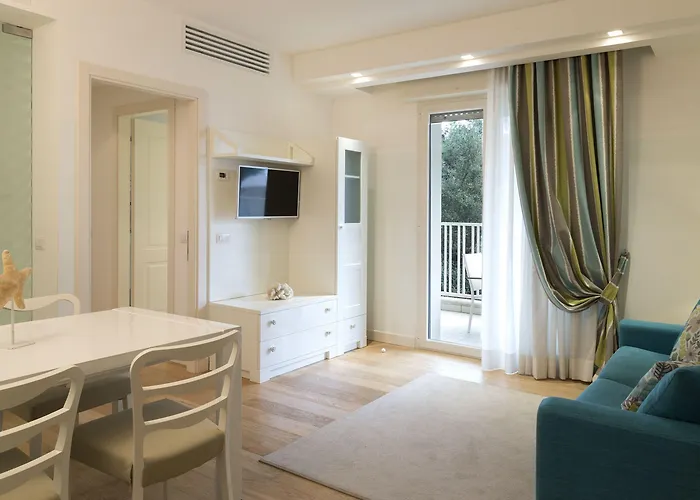 Aparthotel Lungomare - Charming