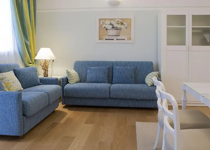 Lägenhetshotell Lungomare - Charming 4*