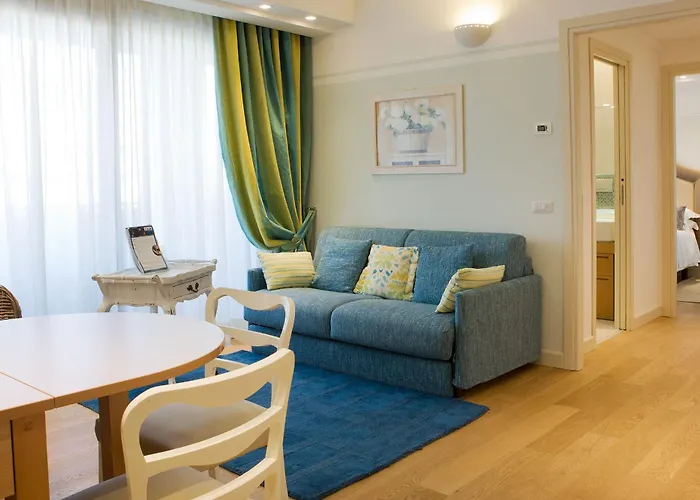 Lungomare - Charming Lägenhetshotell Riccione